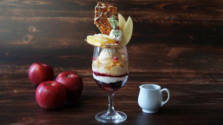 【ロイヤルパインズホテル浦和】冬限定のりんごパフェ 【ロイヤルパインズホテル浦和】冬限定のりんごパフェ