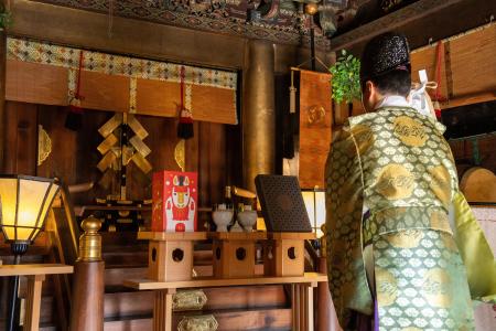 一年のしあわせと健康への願いを込めて、海老せんべい