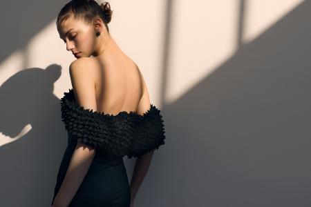 日本の伝統工芸「有松絞り」を取り入れた一点物のドレ 日本の伝統工芸「有松絞り」を取り入れた一点物のドレ