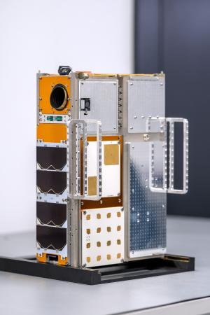 超小型ハイパースペクトル衛星「IHI-SAT2」の打上げ成 超小型ハイパースペクトル衛星「IHI-SAT2」の打上げ成
