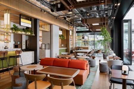 開業２カ月【キャプション by Hyatt 兜町 東京】シェ