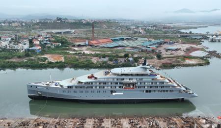 エメラルド・クルーズ、ラグジュアリー・ヨットの新章