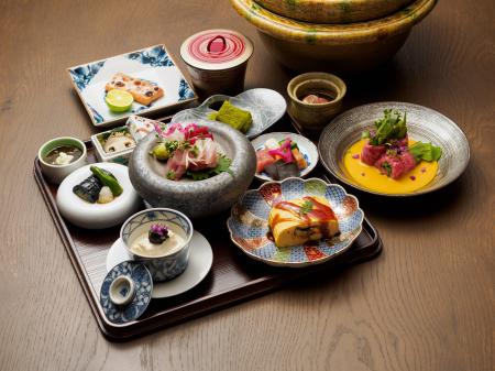 ”本格和食とライブ感あふれる食体験を”『Restaurant U