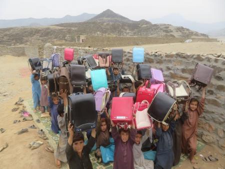 埼玉県三芳町の小中学校8校で集まったランドセル144個