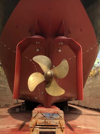 日本発の脱炭素技術を世界へ～栗林商船ら4社、新型舵