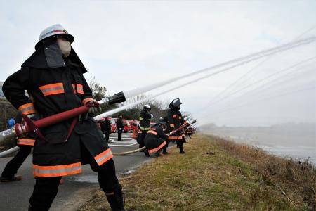新春恒例！菰野町消防出初式を開催　入場パレードや一