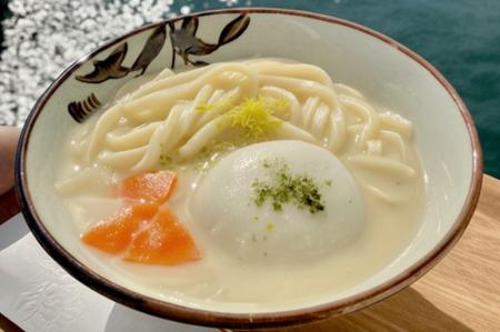 あん餅×白味噌×さぬきうどん!? 香川の正月名物を味わ