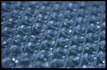 気泡緩衝材を潰した時の破裂音「プチッ」で異物utf-8