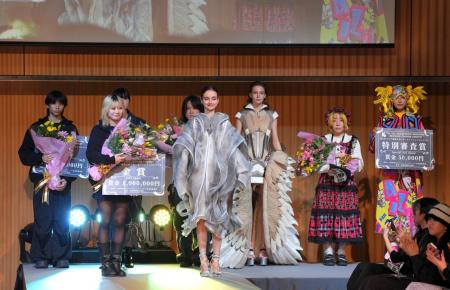 【大阪文化服装学院】「アジア新鋭デザイナーファッシ