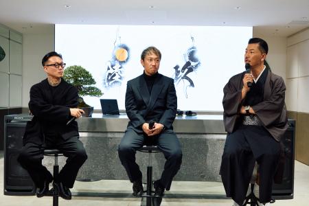 第1弾は1,200本が完売！満月の日にしか販売されない幻