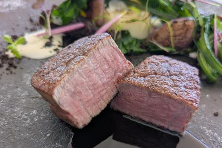 「葉山ホテル音羽ノ森」葉山クイーンビーフをフレンチ