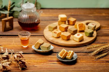 高島屋大阪店限定！12種のミニパイナップルケーキを食