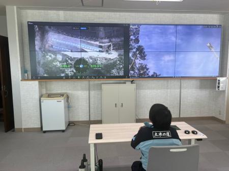 旭建設、衛星通信「Starlink」を活用した35km遠隔ドロ