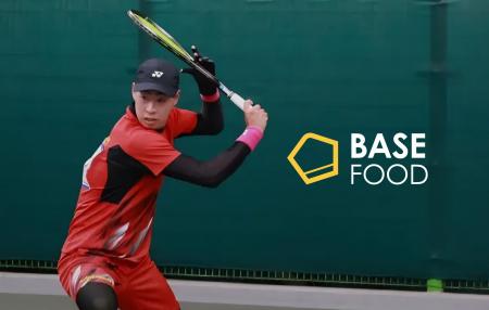 ソフトテニスプレイヤー 上松俊貴選手とのサプライヤ ソフトテニスプレイヤー 上松俊貴選手とのサプライヤ