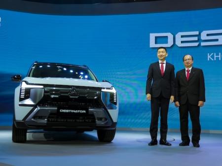 ベトナム・ホーチミンで行われた発表会に登壇した...