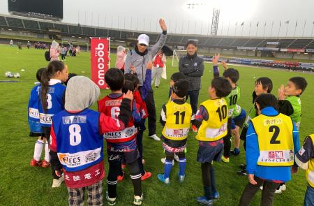 <子どもたちがプロのセカイにふれ、大切な学びや夢を <子どもたちがプロのセカイにふれ、大切な学びや夢を
