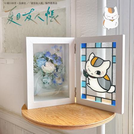 ニャンコ先生が光の中で輝く！？まるでステンドグラス