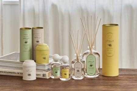 お茶の芳香をベースに、華やかさと清涼感をプラスした