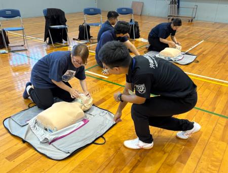 救急車到着までの命をつなぐ　応急手当講習会受講