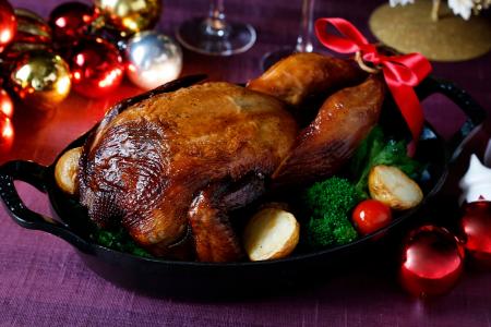 重慶飯店初の試み 聖夜を彩る「クリスマスチキン」を 重慶飯店初の試み 聖夜を彩る「クリスマスチキン」を