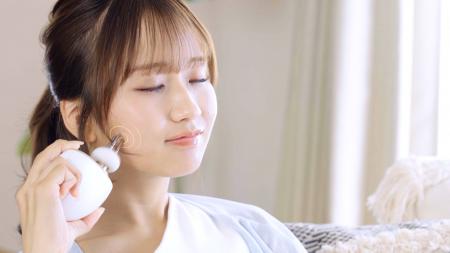 NIPLUX 顔特化型筋膜ガン「BEGUN」森脇梨々夏 WebCM &
