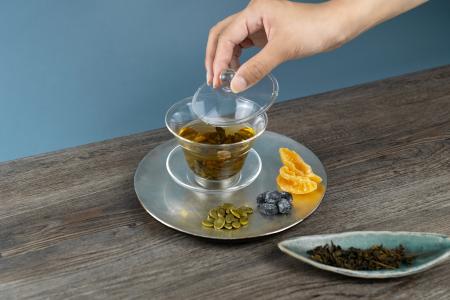 透明な蓋碗(がいわん）が映す、茶葉の“瞬間”　HARIO×L