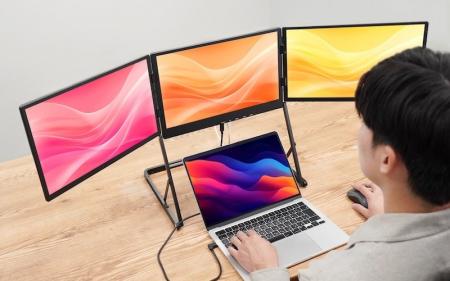 ケーブル1本で一気に4画面。ノートPCが最強のワークス