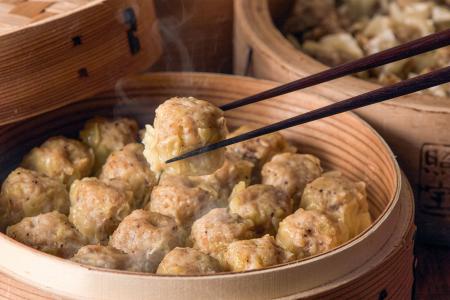 【羅家 東京豚饅】12月12日(金)より、新商品 “黒焼売” 【羅家 東京豚饅】12月12日(金)より、新商品 “黒焼売”