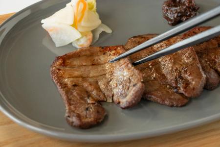 【新商品】“自宅で焼く”という牛タンの常識を変える。 【新商品】“自宅で焼く”という牛タンの常識を変える。
