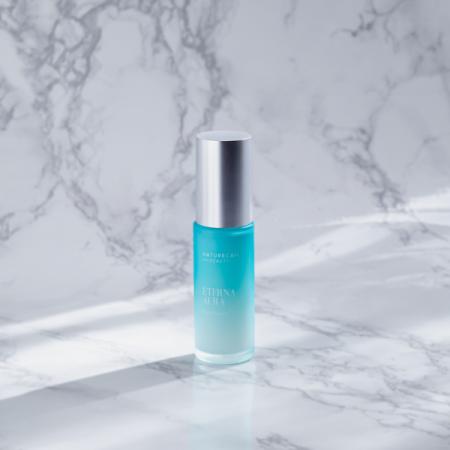 長く続く美しさを見据えた“肌を守る・整える・育てる” 長く続く美しさを見据えた“肌を守る・整える・育てる”