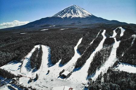 日本最速クワッドリフト始動!富士山のスキー場「ふじ 日本最速クワッドリフト始動!富士山のスキー場「ふじ