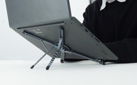 ギミック好きの心をくすぐる“カチカチ”音と変形機構。