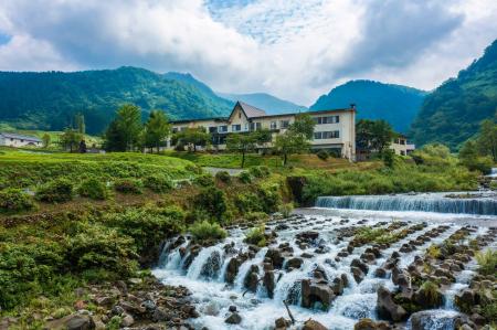 “美人の湯”が全国でW受賞!笹倉温泉 龍雲荘(新潟県糸 “美人の湯”が全国でW受賞!笹倉温泉 龍雲荘(新潟県糸