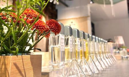 フレグランスブランドEDIT(h)が、 神楽坂店にてフラワ フレグランスブランドEDIT(h)が、 神楽坂店にてフラワ