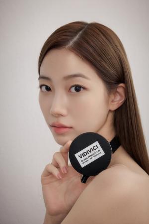 VIDIVICI、アインズ＆トルペ新宿東口店ポップアップで