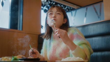 栃木県出身のタレント、井上咲楽さんがステーキ宮の思