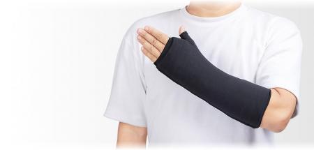 ギプス固定中の「におい」や「汚れ」をカバーし、ギプ