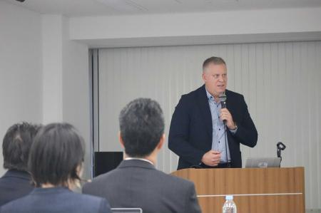 IR情報の日英同時開示義務化により抱える日本企業の課