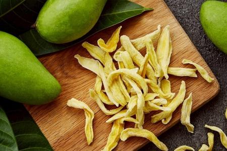 台南のフルーツの味を詰め込んだドライフルーツとヌガ