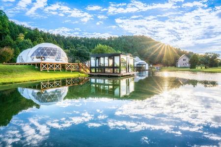 「西日本絶景4選」のグランピングリゾート「グランエ