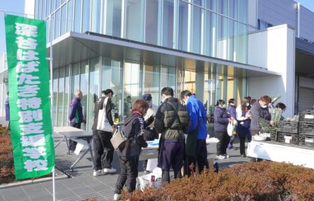 特別支援学校と深める連携　熊谷の物流センターで新鮮