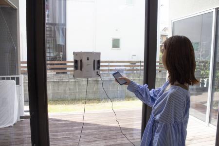 年末大掃除、面倒な窓掃除はタイパ家電「HOBOT」utf-8