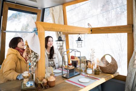 【谷川岳ヨッホ】特製ゴンドラに乗りながら、標高1,30 【谷川岳ヨッホ】特製ゴンドラに乗りながら、標高1,30