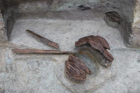 史跡古市古墳群峯ヶ塚古墳の発掘調査成果を公開― 応神 史跡古市古墳群峯ヶ塚古墳の発掘調査成果を公開― 応神