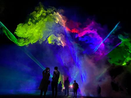 まだ間に合う!「大迫力 レーザー オーロラ ショー」 まだ間に合う!「大迫力 レーザー オーロラ ショー」