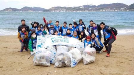総重量100kgの離島海岸漂着ごみを回収　瀬戸大橋の架