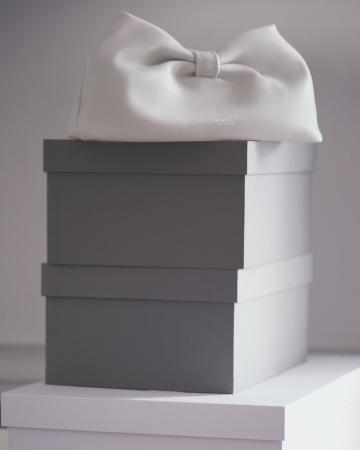 【Dior】新作「ディオール ボウ」バッグが登場