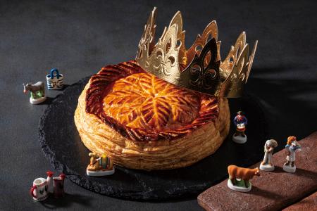 1年間の幸運を占う王冠のパイ フランスの伝統菓子「ガ