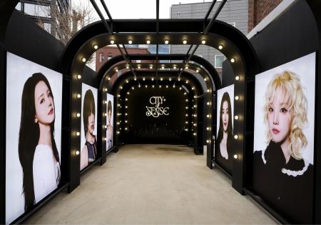 i-dle、メディア展示会「CITY of SENSE」本日オープン