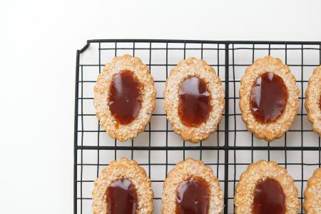 鏡を思わせるフォルムで、気分まで明るくなる『とろり